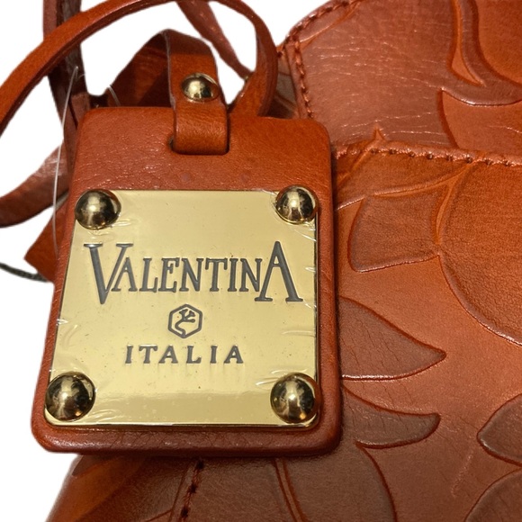 👜🌷 NWT Valentina Floral Embossed Leather Crossbody Burnished Brown Italy - Picture 3 of 13